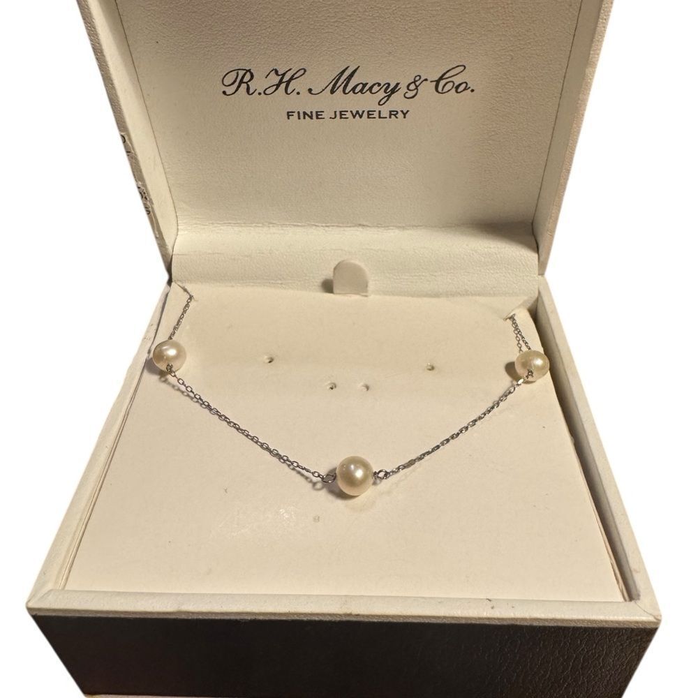 Sterling silver pearl station necklace 18”Necklace